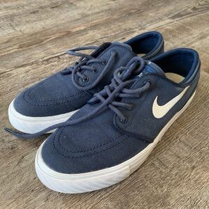 Nike Stefan Janoski Navy Canvas Sneakers
